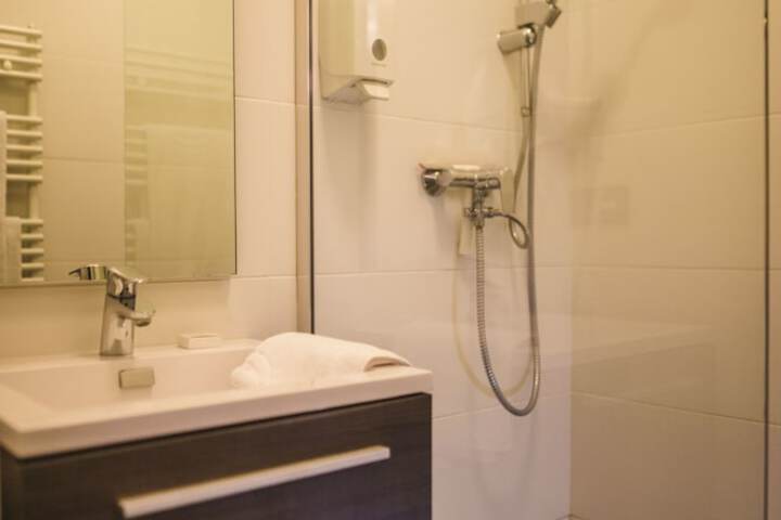 Room 147 of 161