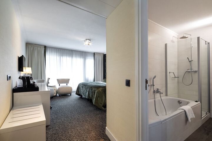 Room 8 of 23