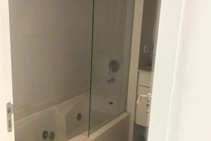 Room 10 of 17