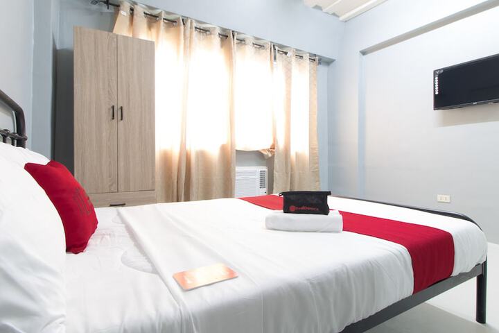 Room 11 of 21
