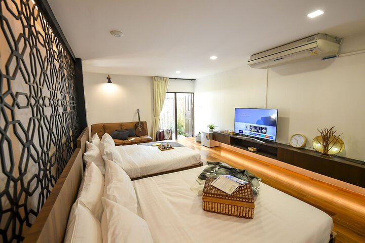 Room 13 of 108
