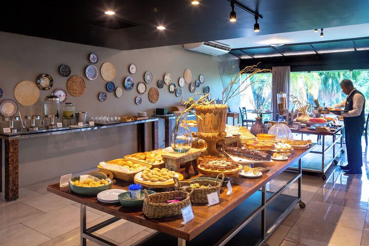 Breakfast/Coffee Service 103 of 132