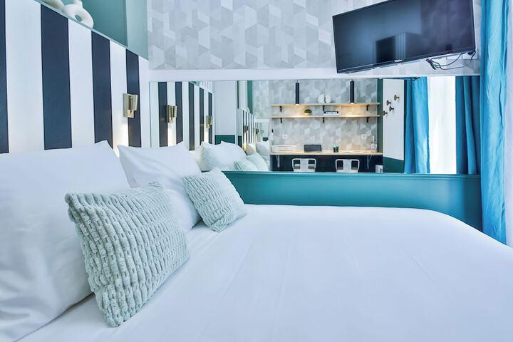 Room 71 of 270
