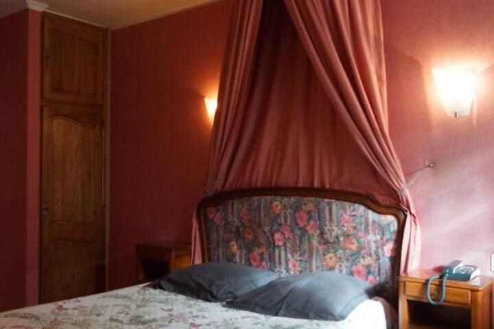 Room 6 of 38