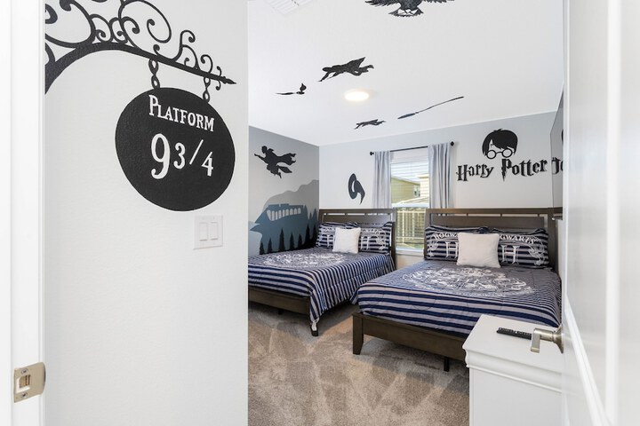 Room 70 of 82