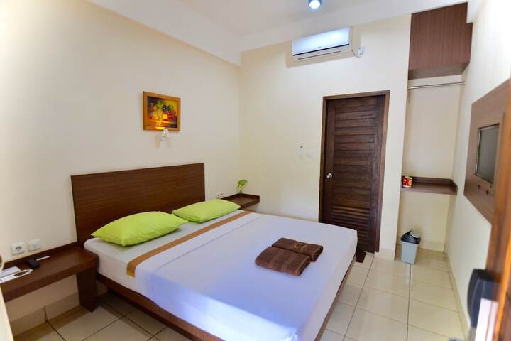 Room 5 of 43