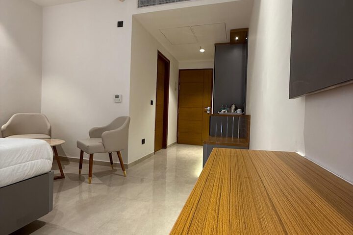 Room 12 of 18