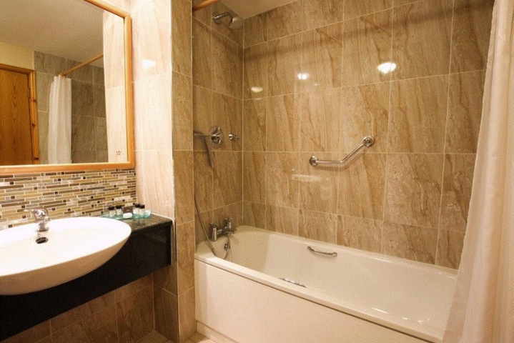 Room 14 of 35
