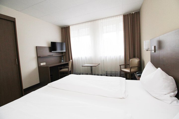 Room 22 of 36