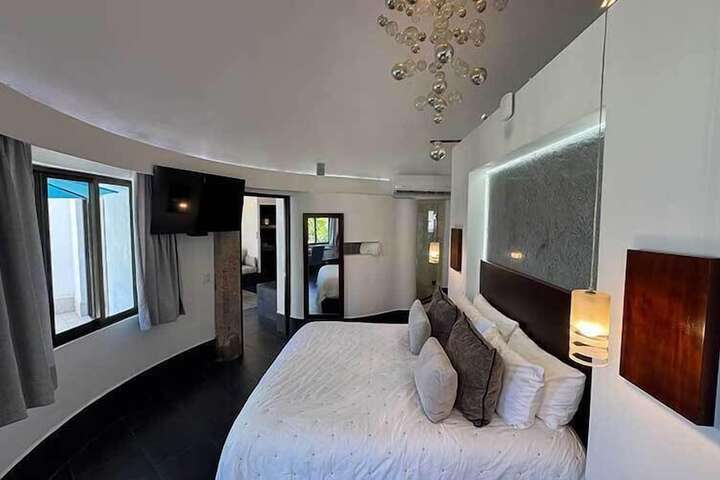 Room 30 of 98