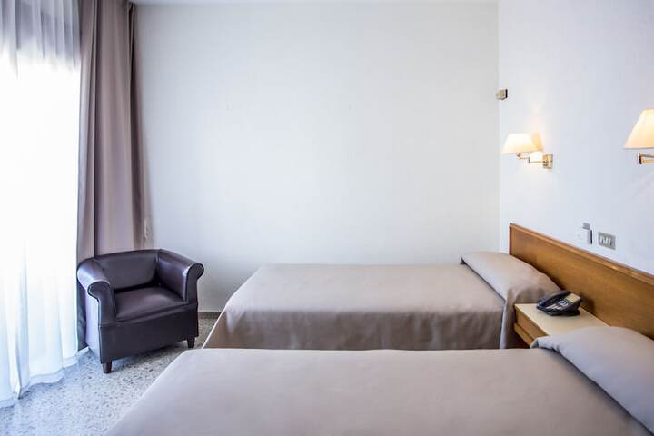 Room 8 of 23