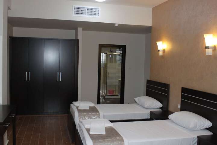 Room 5 of 31