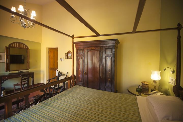 Room 80 of 162