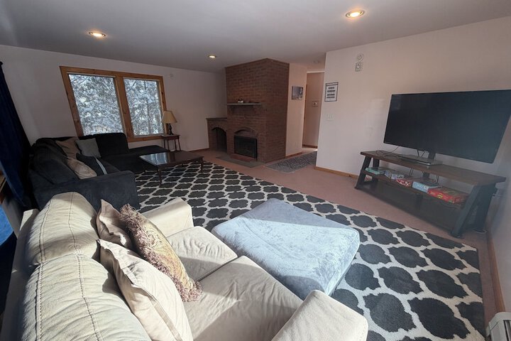 Room 33 of 48