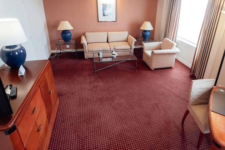 Room 36 of 263