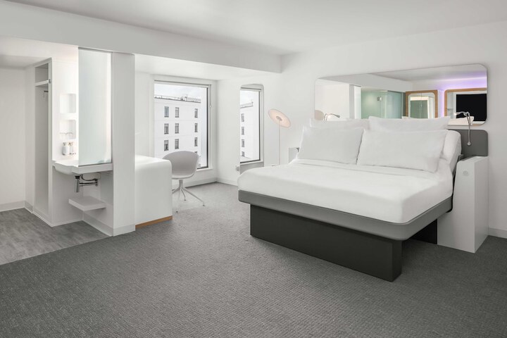 Room 11 of 31
