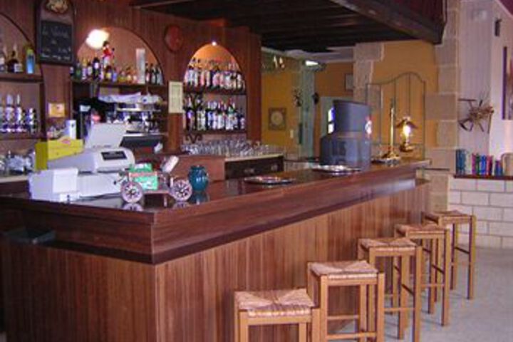 Hotel Bar