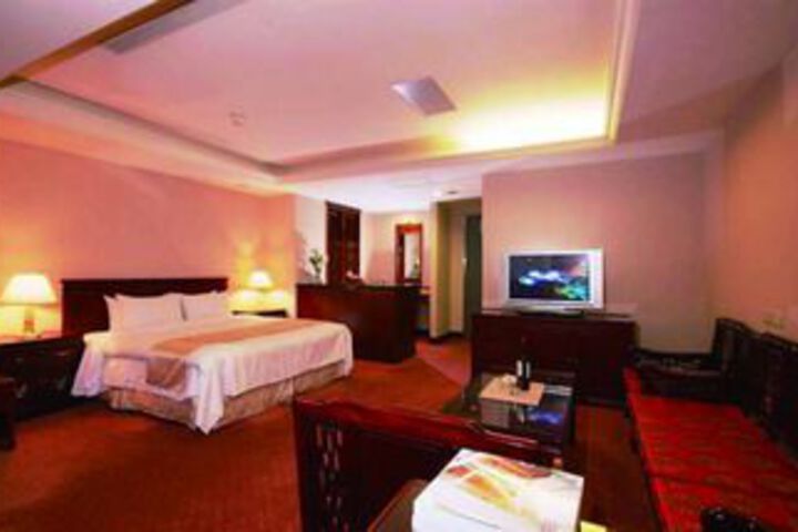 Room 18 of 28