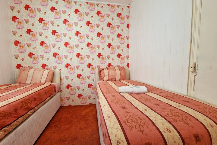 Room 14 of 63