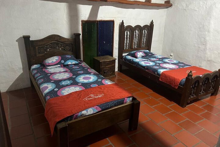 Room 10 of 27
