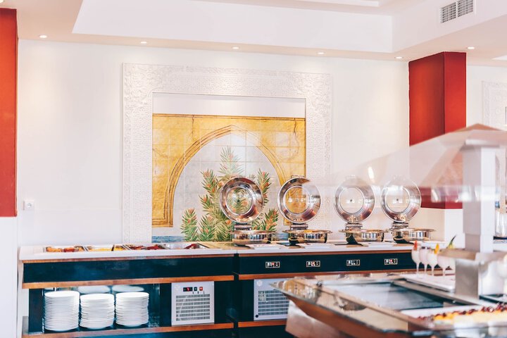 Dining 82 of 97
