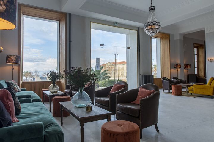 Guest Lobby