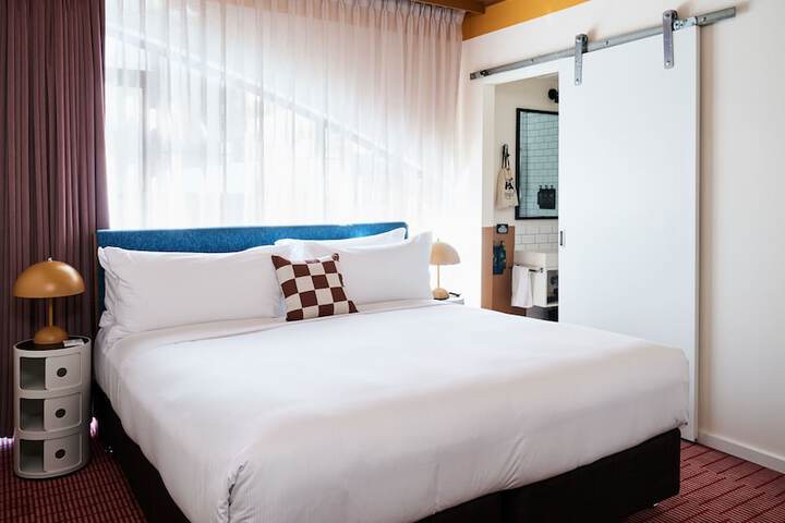 Room 15 of 46