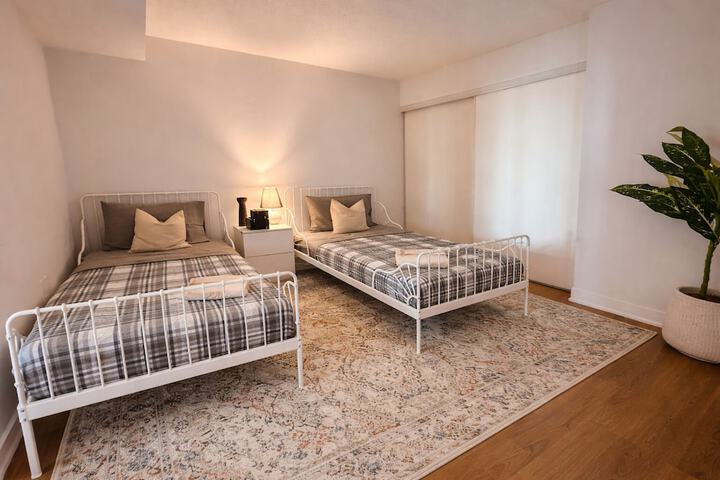 Room 3 of 12
