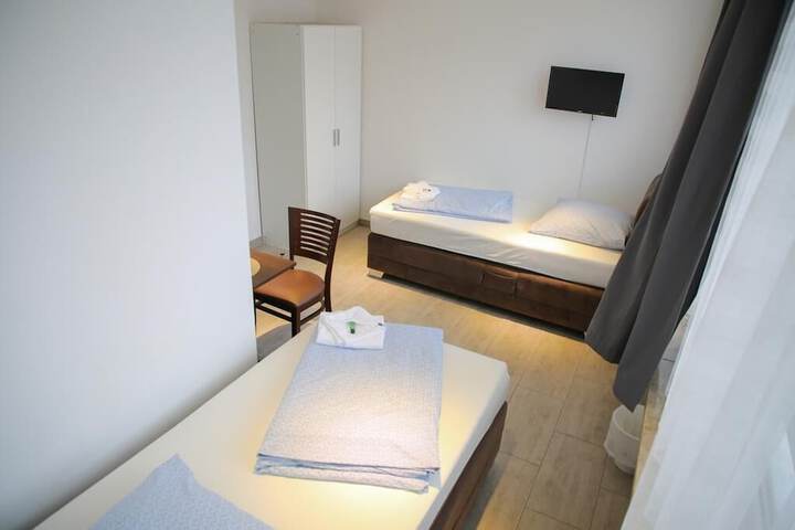 Room 4 of 15