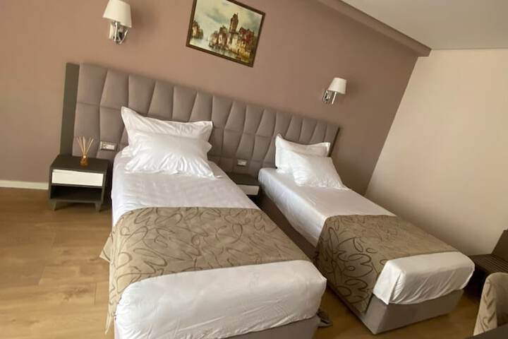 Room 28 of 113