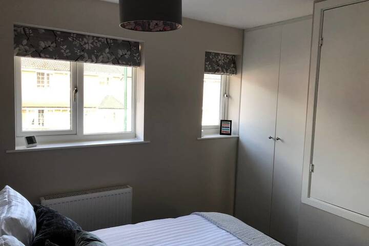 Ideal Selly Oak Home: Family or Business