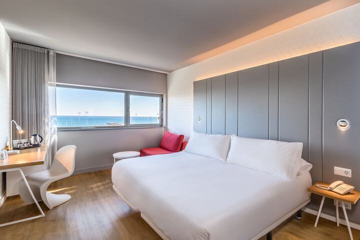 Room 4 of 63