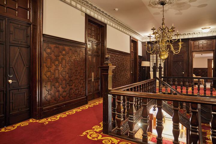 Ballroom/Hall 116 of 132