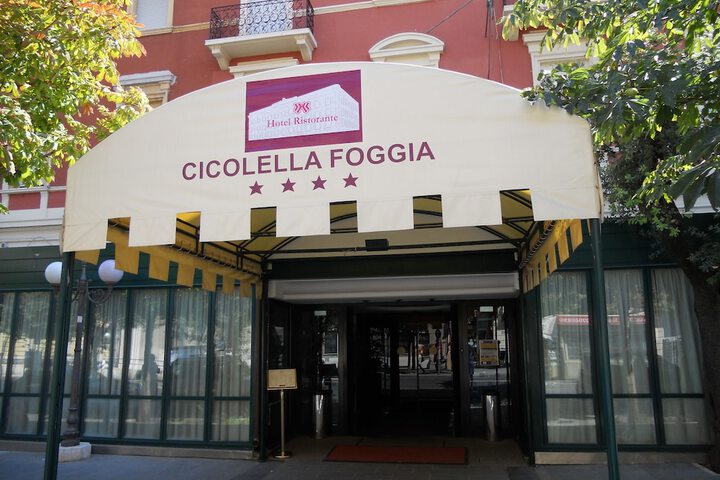 Hotel Entry