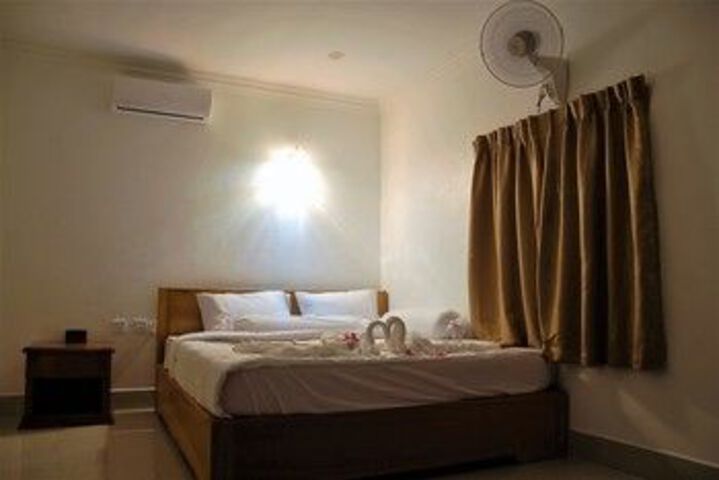 Room 52 of 113