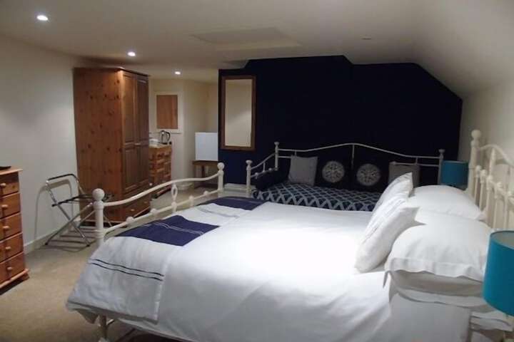 Room 8 of 17