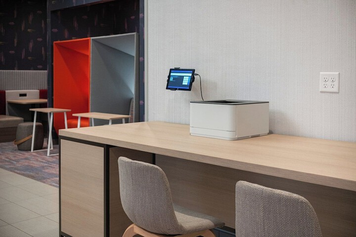 Business Center 43 of 48