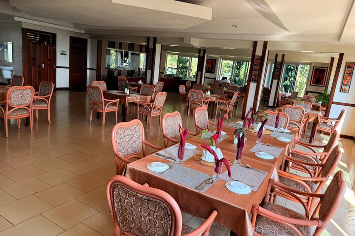 Dining 52 of 62