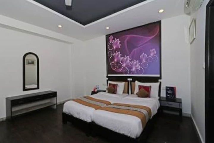 Room 12 of 12
