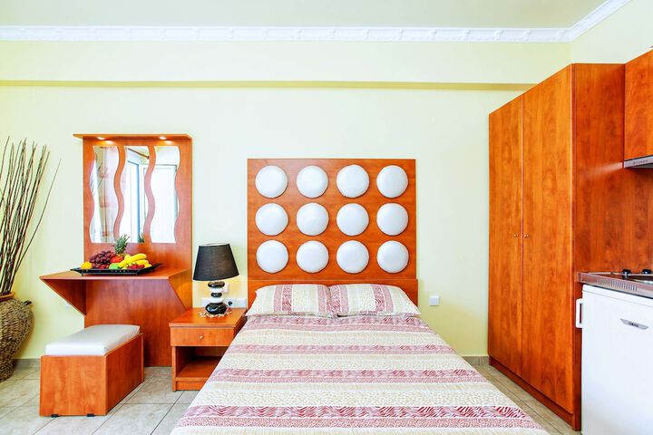 Room 9 of 36