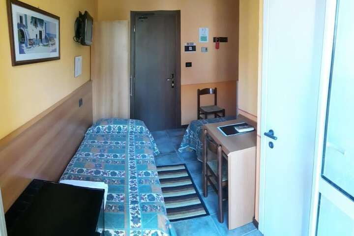 Room 9 of 45
