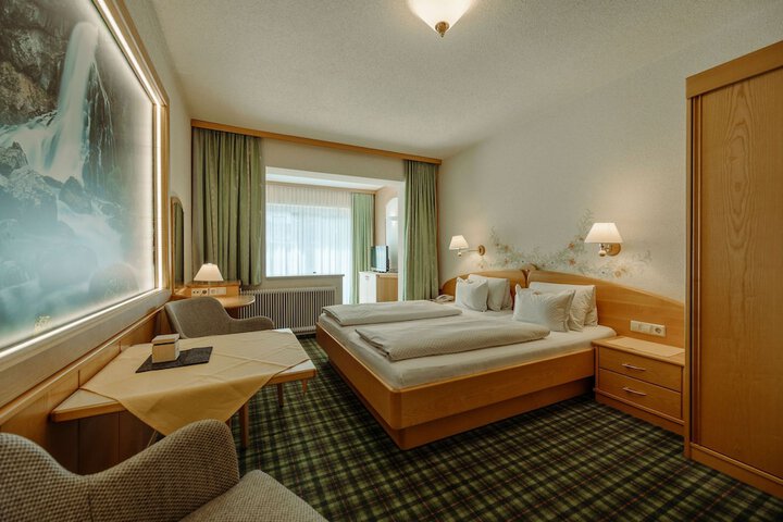 Room 20 of 77