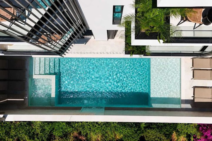 Pool 41 of 67