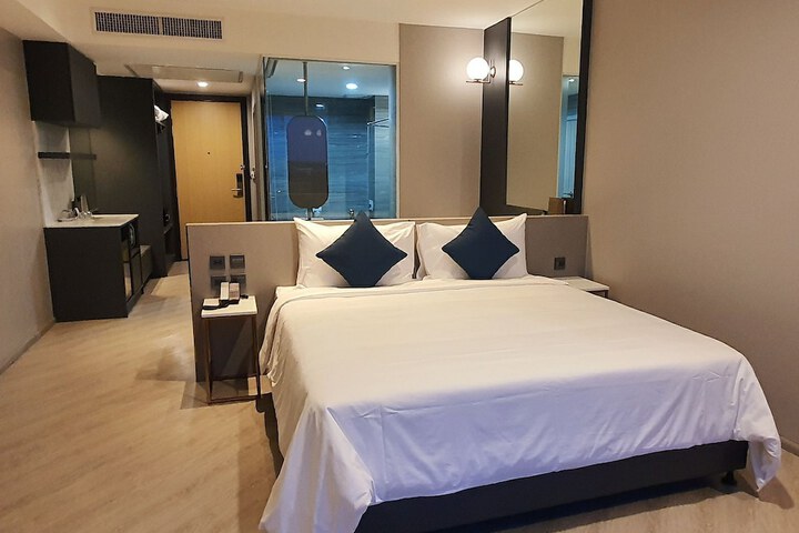 Room 26 of 64