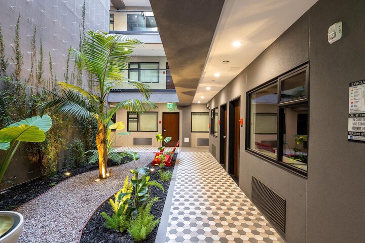 Hotel Exterior 98 of 149