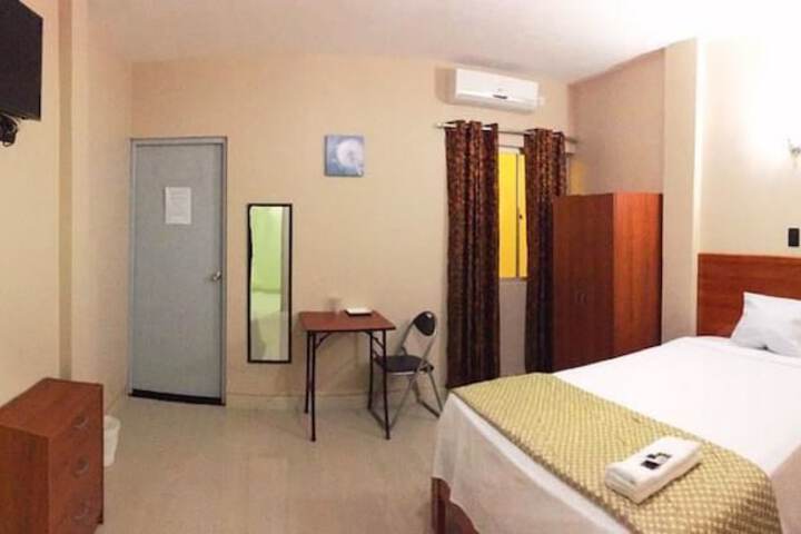 Room 4 of 8