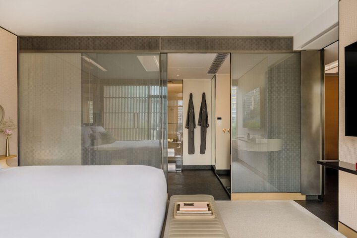 Room 17 of 239