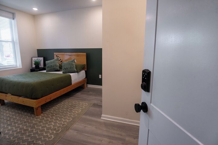 Room 30 of 126