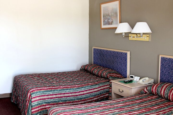 2 Double Beds (2 of 5)