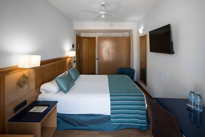 Room 6 of 48